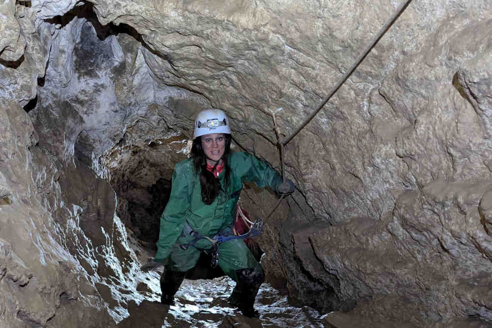 femme speleologie chartreuse chambery